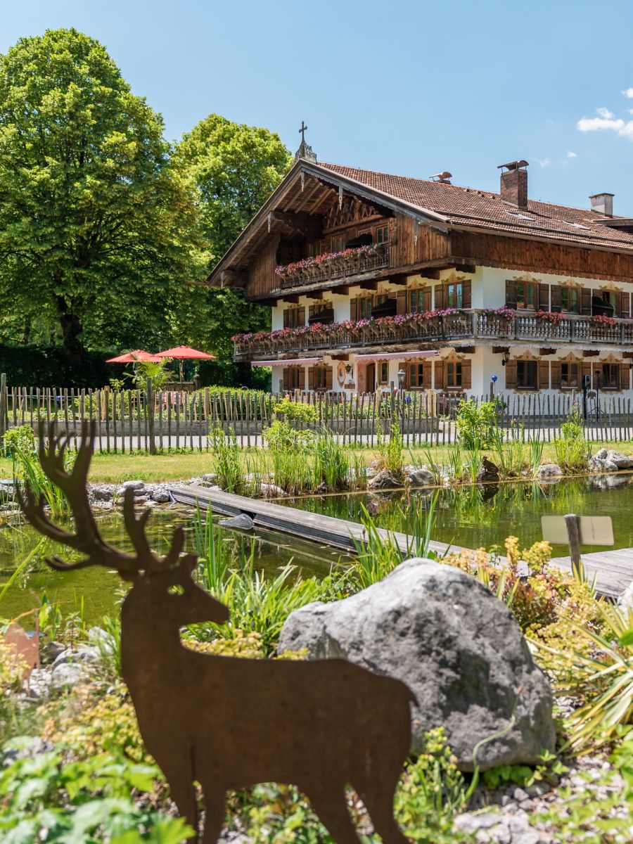 Wellness Garten in Rottach-Egern mit Schwimmteich