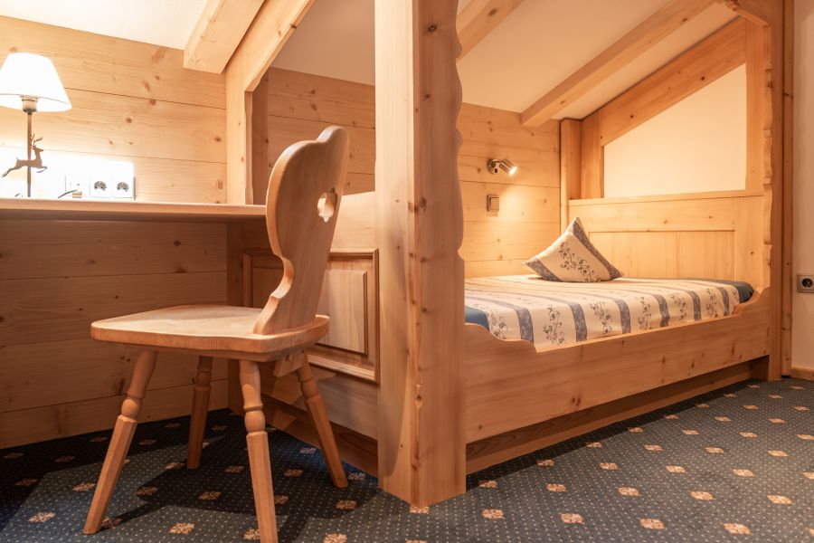 Einzelbett im Appartment am Tegernsee