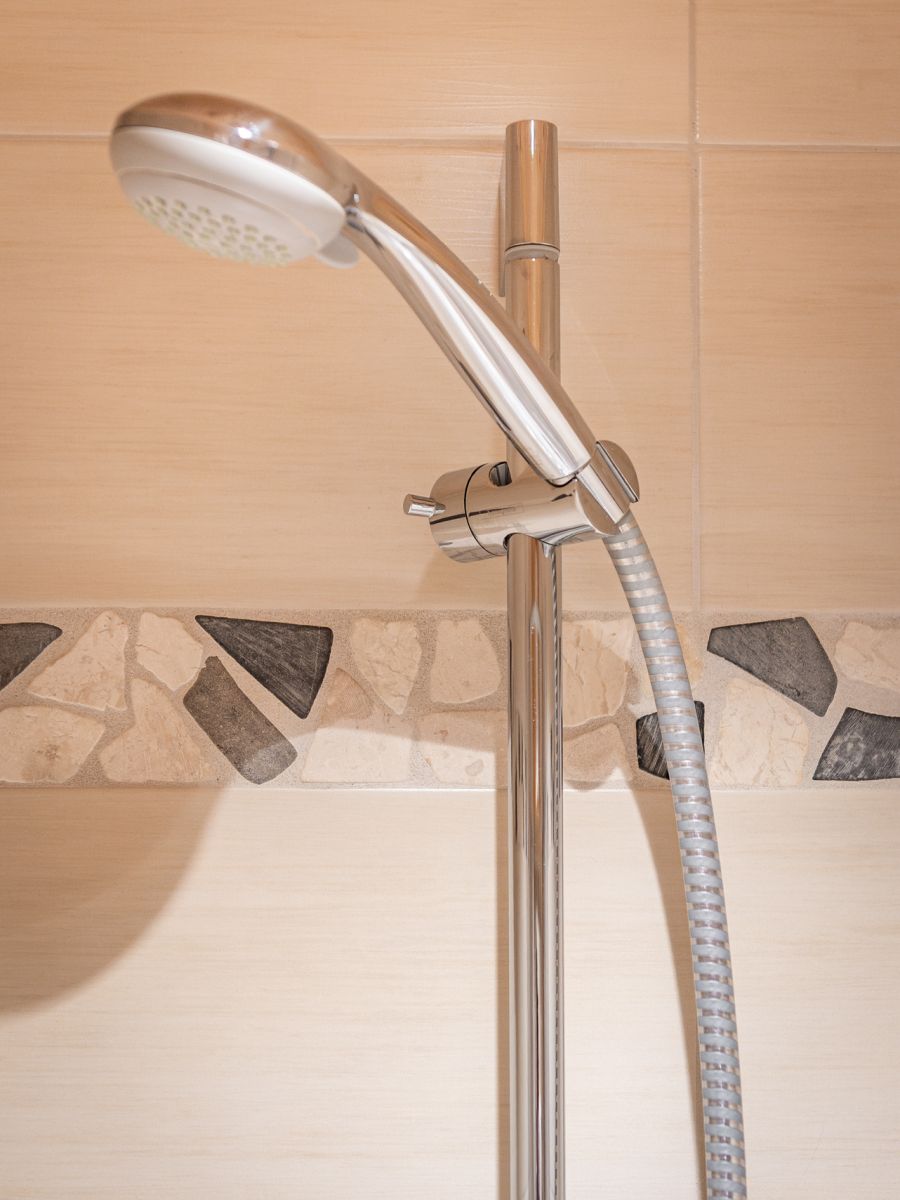 Bad im Doppelzimmer im Gästehaus in Rottach-Egern am Tegernsee
