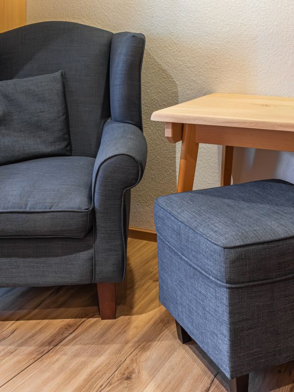 Sitzecke im Einzelzimmer im Gästehaus in Rottach-Egern am Tegernsee
